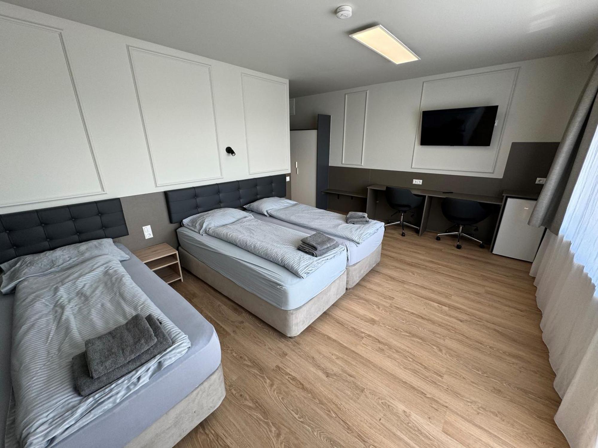 F Hotel 24H Check-In Hörsching Eksteriør bilde