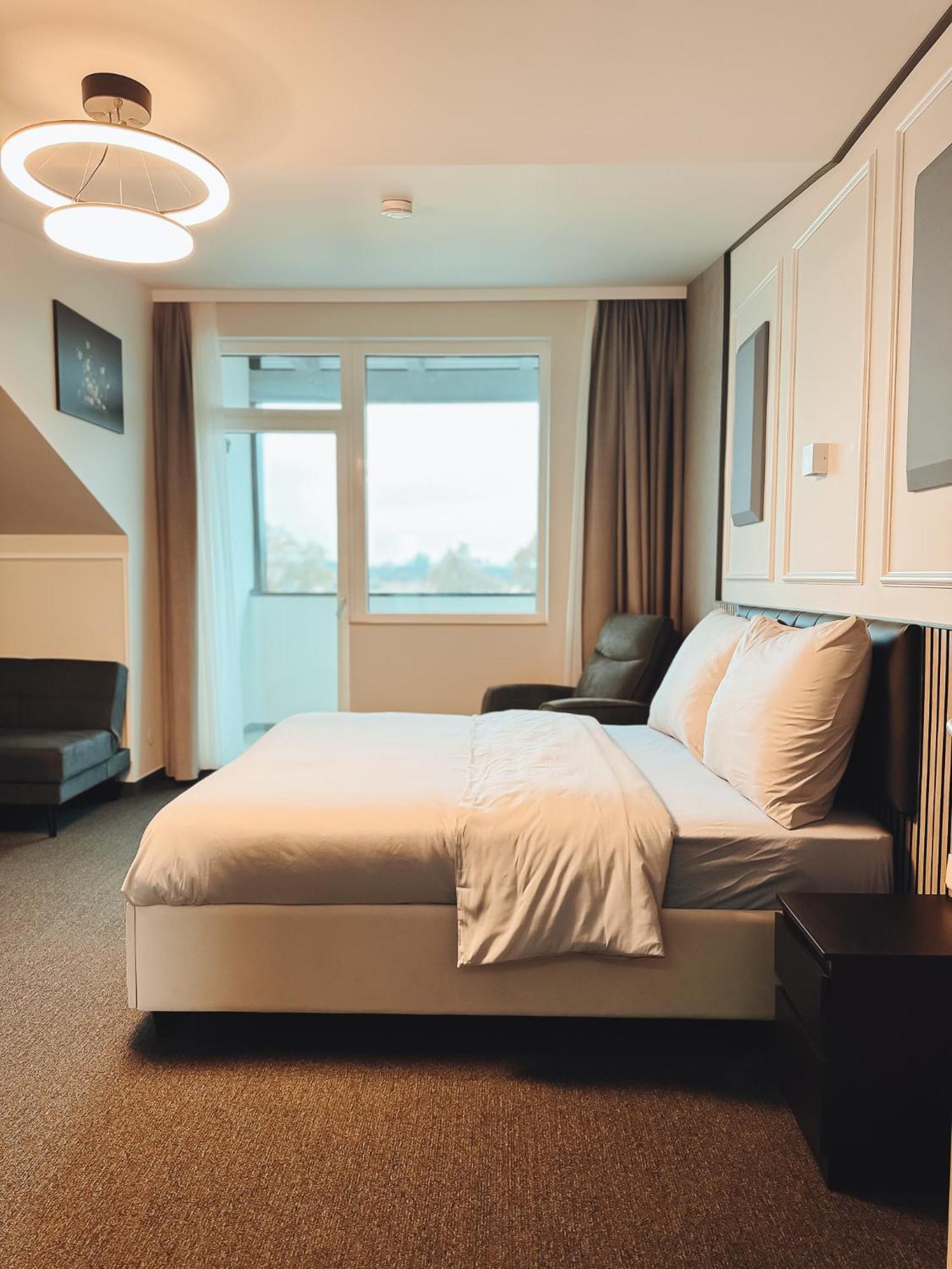 F Hotel 24H Check-In Hörsching Eksteriør bilde