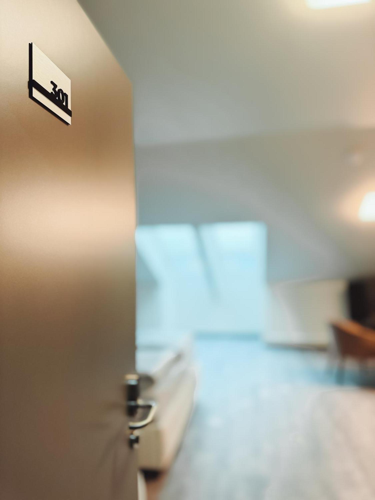 F Hotel 24H Check-In Hörsching Eksteriør bilde