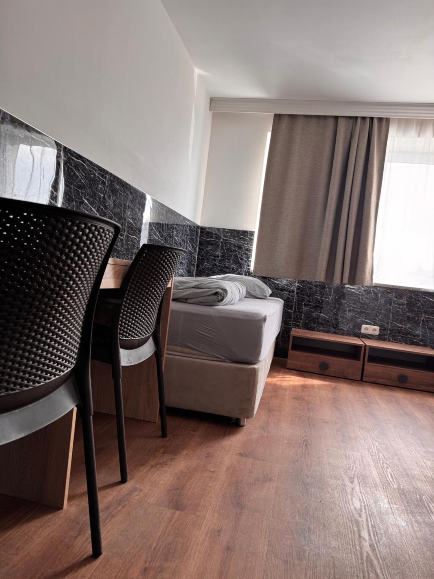 F Hotel 24H Check-In Hörsching Eksteriør bilde