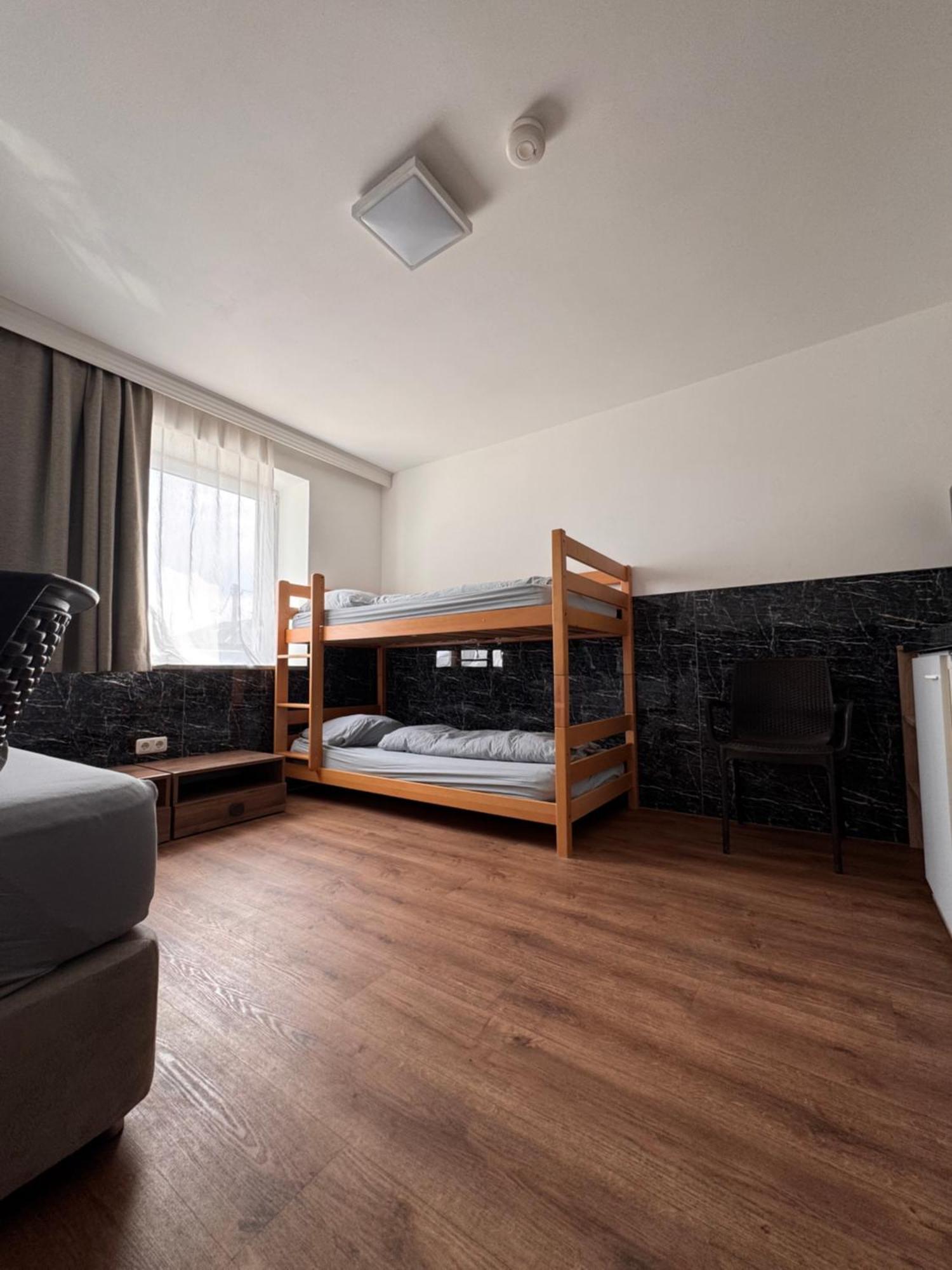F Hotel 24H Check-In Hörsching Eksteriør bilde