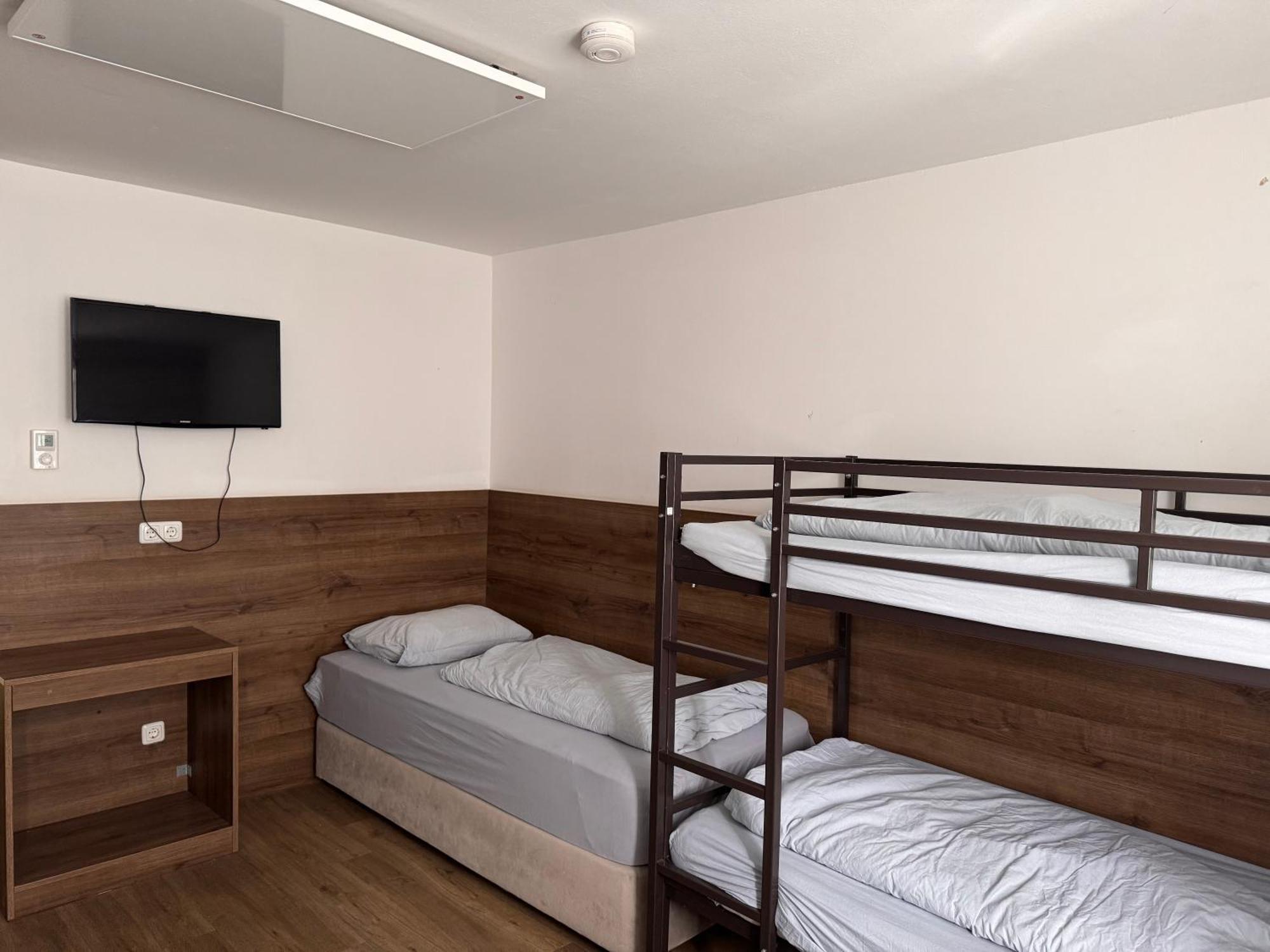 F Hotel 24H Check-In Hörsching Eksteriør bilde